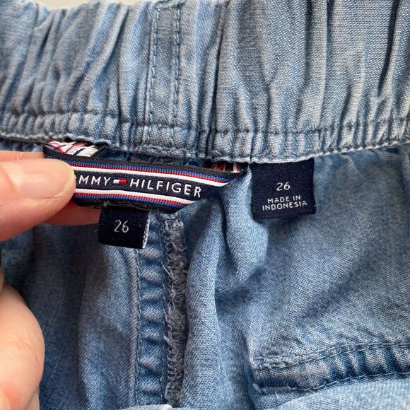 Tommy Hilfiger Denim Shorts Size 26 Front Seam Pockets Jean Blue Chambray Soft - Picture 6 of 8